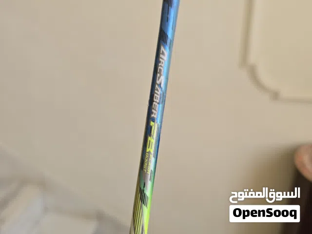 مضرب ريشة ممتااز
