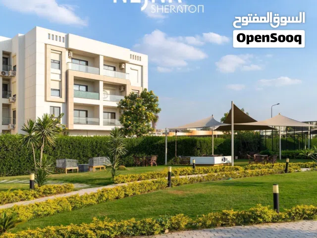 شقه للبيع في كمبوند متواجد فيها اول فرع لجامعه استون البريطانيه في مصر