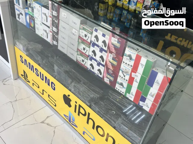 فترينة زجاج محل نقالات