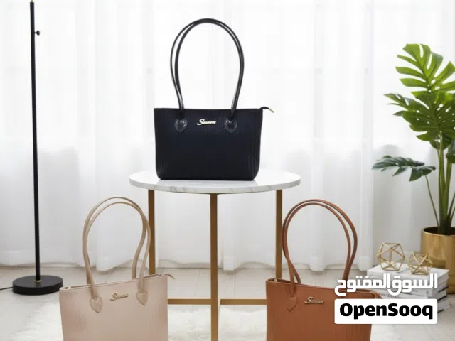 الجديد موجود كل شي موجود  شنط شبابي في غاية الروعه وتشكيله جديده حجم شبابي مرغوب  بي اقل