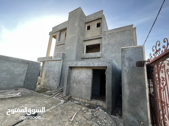 317 m2 4 Bedrooms Townhouse for Sale in Tripoli Salah Al-Din