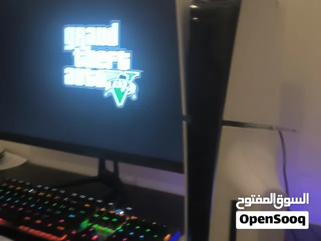 بلي ستيشن 5 سلم مستعمل حاله ممتازه جدا معا العاب