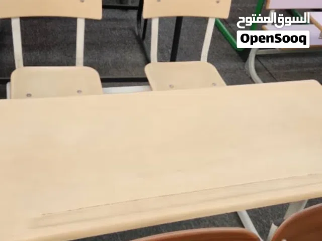 إعلان بيع أثاث مدرسي مستعمل بحالة ممتازة  للبيع  أثاث مدرسي متنوع بجودة عالية يشمل    كراسي