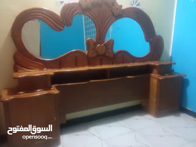 سلام عليكم ميز امريه و ميز جربايه للبيع