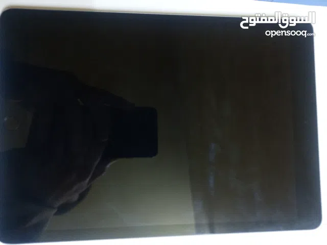 آيباد أبل مستعمل بحالة ممتازة لشاشة 10 إنش وذاكرة 64 جيجابايت مع الكرتونة والشاحن.