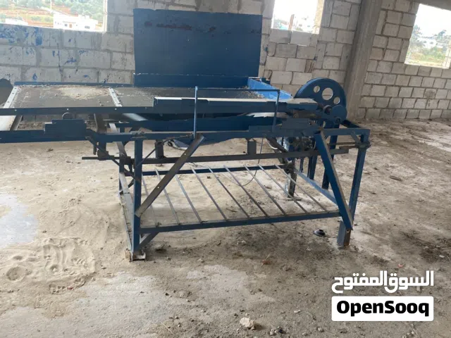 غربال تتخيل لأي ماده ممكن تنخيلها مثل لكوارس والسلكا وغيرها