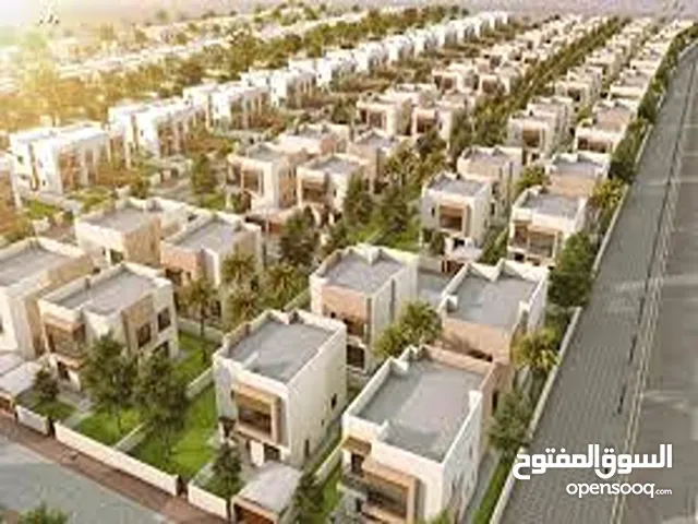 للبيع ڤيلا مستقلة بإمارة الشارقة 4غرف بمجمع سكنى متكامل الخدمات خطة دفع مرنة