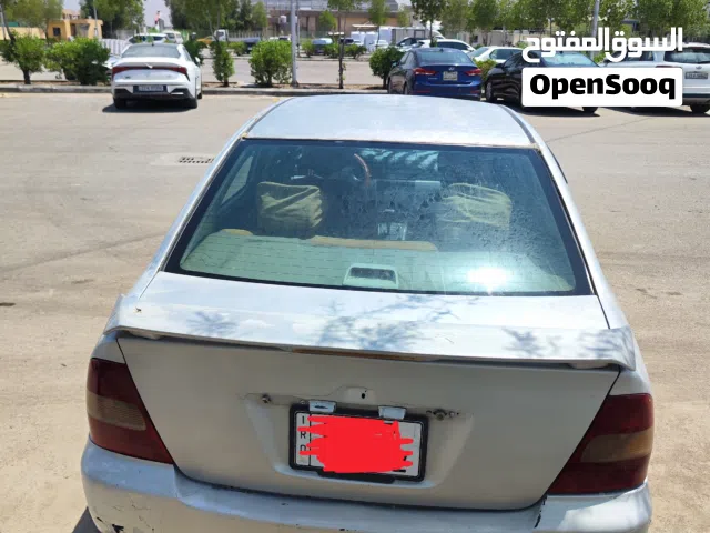 2000 تويوتا كورولا LE
