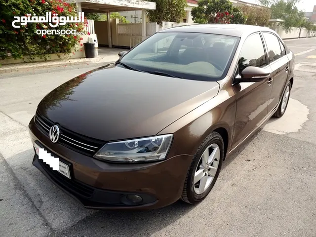 Volkswagen Jetta 2.0 L 2014 Brown Full Option