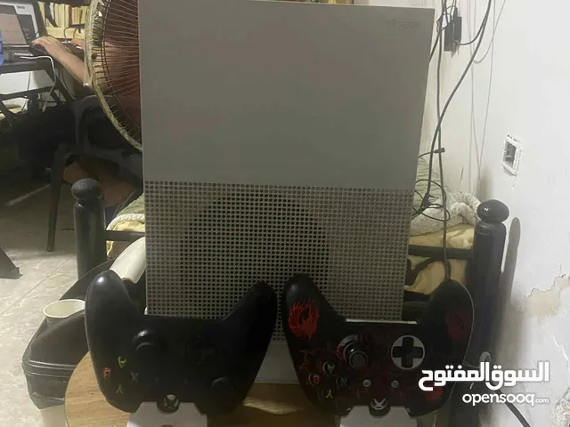 اكس بكس ون  1T مع يدين قاعدتت شحن  وبطارية شحن
