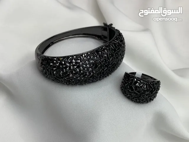 اساور زركون مرصعة ب احجار الزركون الاصلي الفاخر اشكال جديده وكل شكل في ذهبي وفضي واسود