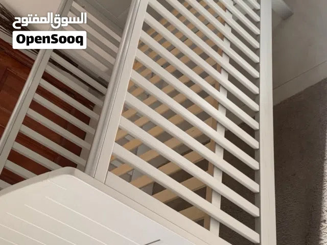 سرير اطفال حجم كبير