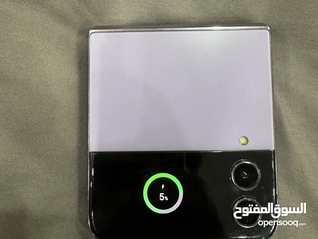 للبيع Samsung Z Flip 4 - شاشة رئيسية مكسورة 5G