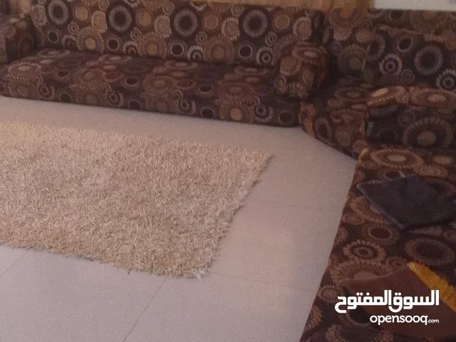 فراش عربي للبيع مستعمل بحالة جيده