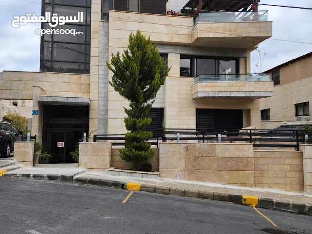 شقة طابقية مساحة 325 متر في الرحمانية - دابوق خلف اغاتي للحلويات