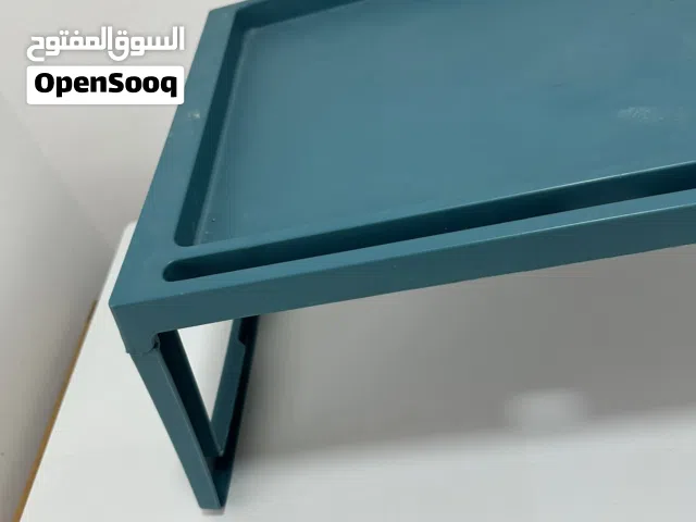 صينية سرير من ايكيا لون تركواز بأرجل تتسفط