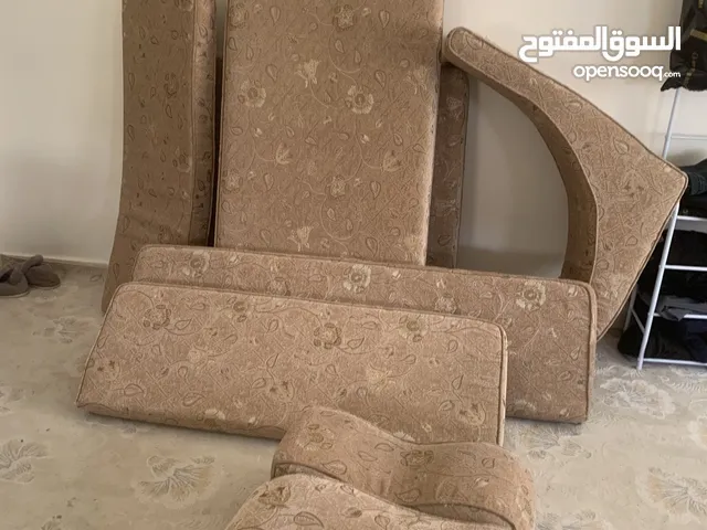 فرش عربي بحاله جيده استعمال بسيط