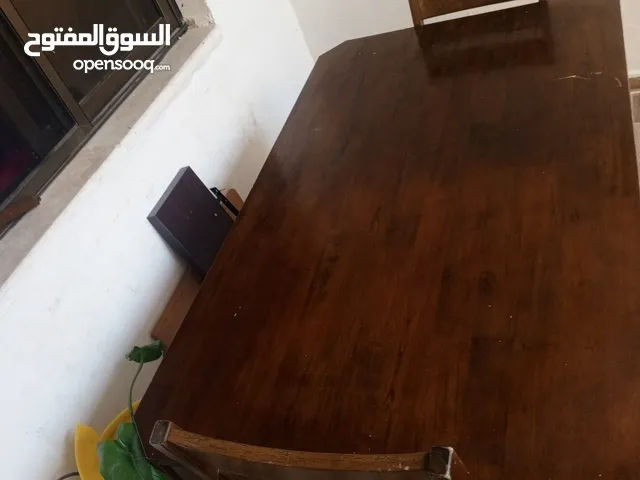 طاولة سفرة خشب زان ،نظيفة ومرتبة استعمال بسيط للبيع