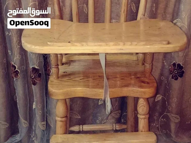 كرسي طعام اطفال خشب من عمر سنه ل5سنين تفصيل  استخدام شهر فقط ب15د في العقبه العاشرة