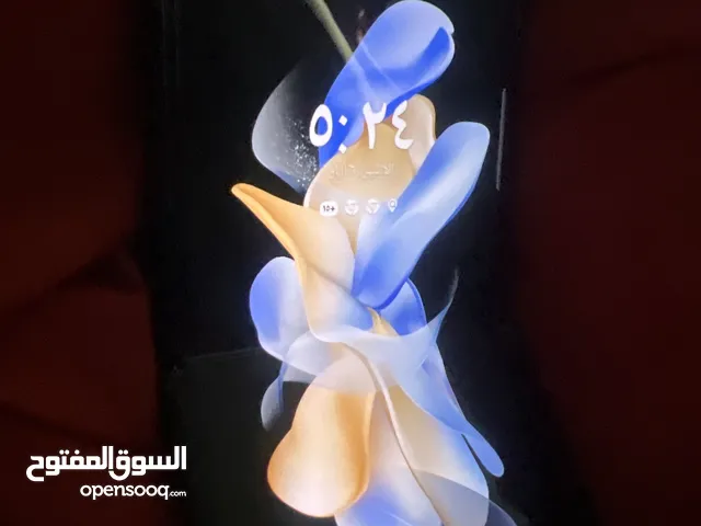 Samsung Galaxy Z Flip4 5G 128 GB in Amman