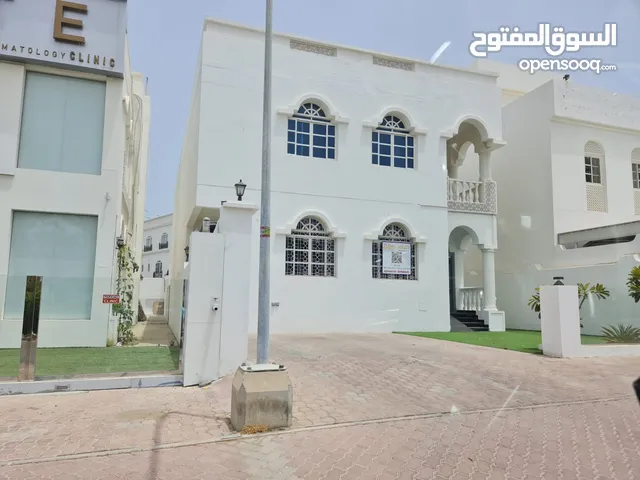 Luxury Commercial villa located in Qurom