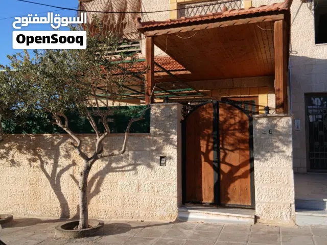 شقه ارضيه ع الشارع الرئيسي البتراوي  موقع جميل جدا