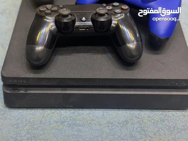 بلي 4 نظيف كلش ذاكره 500 مع جوستكات عدد2 لون اسود مع 3 اقراص pes18 وكراش وحرب عالمية ثانية