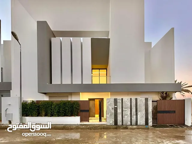 560 m2 5 Bedrooms Villa for Sale in Tripoli Al-Sabaa