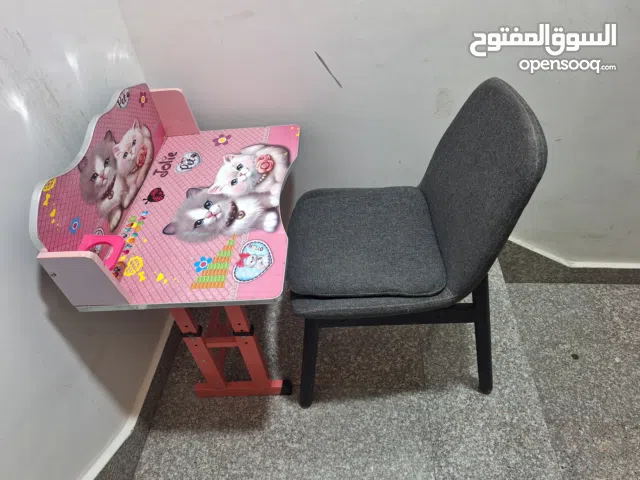 طاوله وكرسي اطفال نظيف جدا
