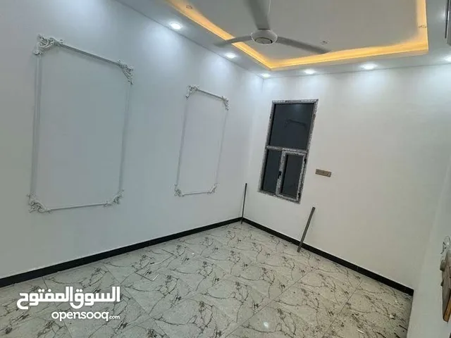100 m2 3 Bedrooms Apartments for Rent in Basra Tuwaisa