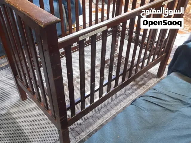 سرير طفل بالة