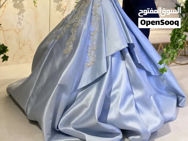 فستان ملكه/سهره سماوي مع برنص يلبس s/xs أكمام قابلة للفصل فالحقيقه و على اللبس احلى من الصور 100%