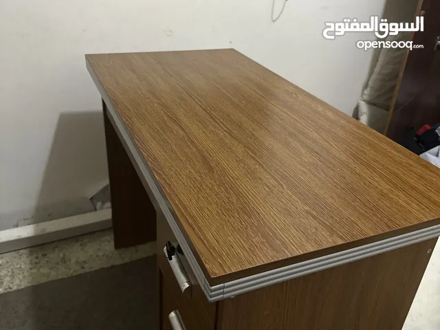 مكتب جديد مفيد للدراسه والعمل