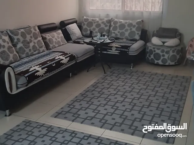 جليسات ومربية أطفال