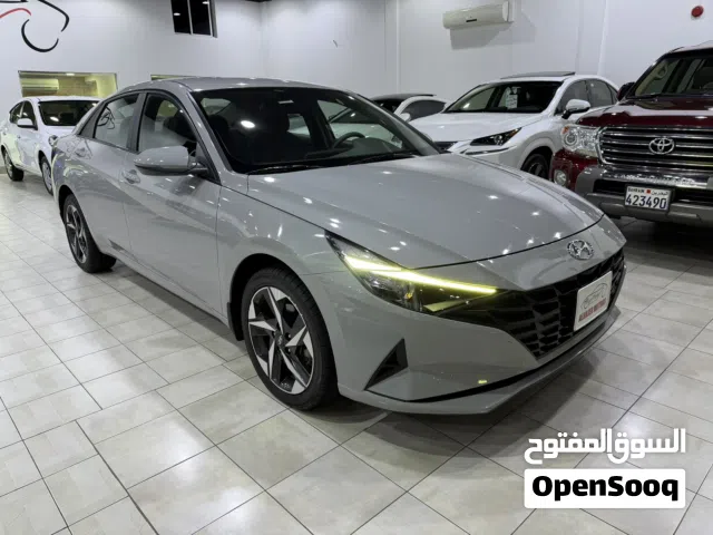 2022 هيونداي النترا Standard