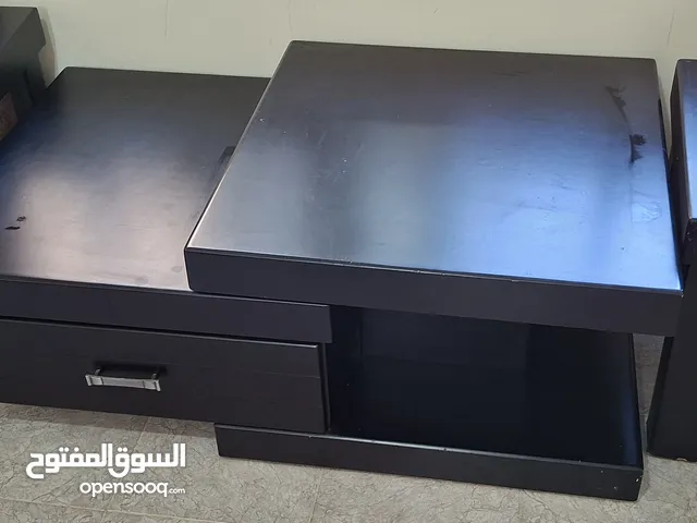 طاولة وسط مع جرار خاص و طاولتان جانبيتان