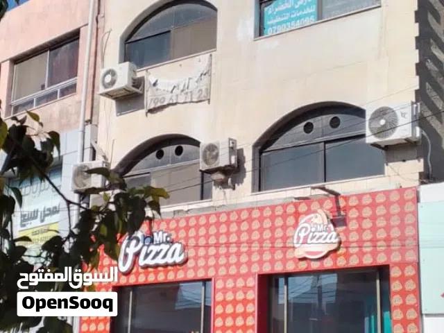 مكاتب تجارية للايجار في منطقة حيوية في ماركا الشمالية بجانب حلويات النجمة من المالك مباشرة.