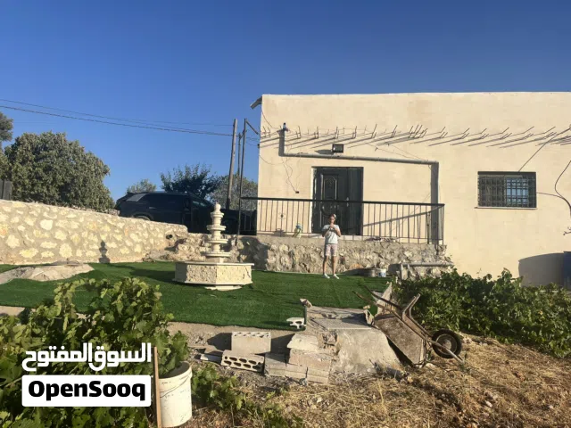منزل مستقل باجمل مواقع عجلون مفروش للايجار