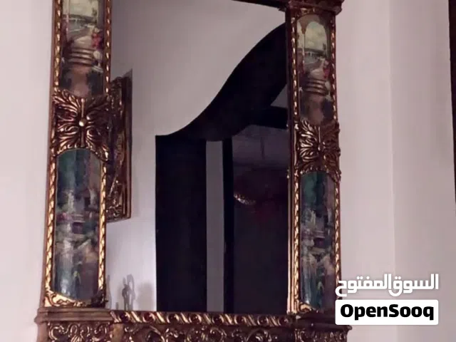 كرسي ومراية للبيع