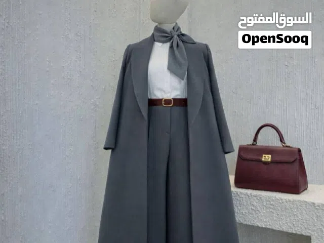 الالوان المتوفره جدييد  طقم باربي قطعتين مع حزام  مقاسات 38 40 42 44  الي بدو قميص في مقا