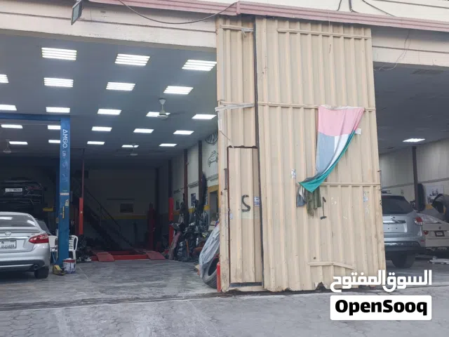 كراج سيارات للبيع