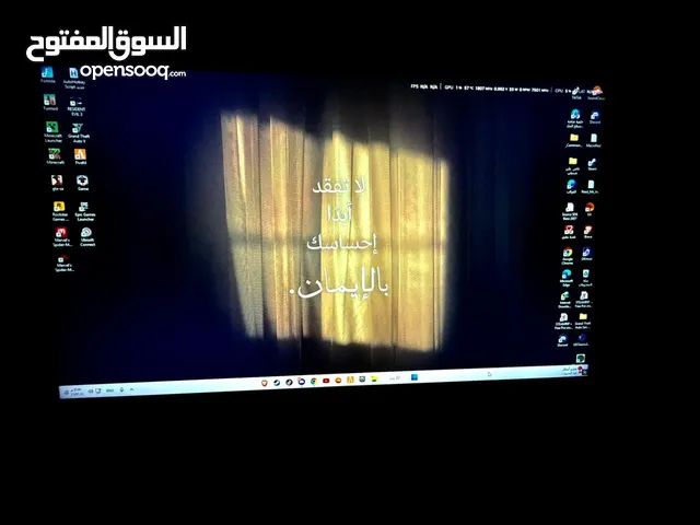 جهاز كمبيوتر العاب مع شاشه العاب استخدام قليل مخزن