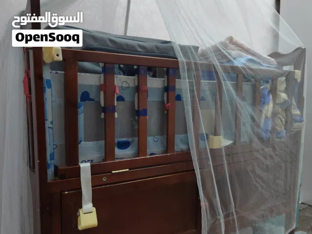 سرير أطفال حديثي الولادة
