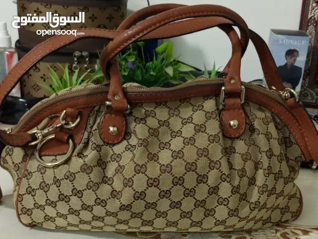 شنتات ستاتي ماركات عالميه مستعملة للبيع بسعر مغري وحرق ، نظارات شمسية للجنسين للنساء والرجال ماركات