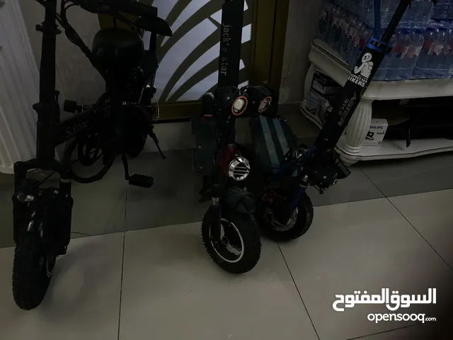 سكوتر للبيع أو تبديل معه كوقو أذاه بدلت بعطيك سكوترين سيده بس معه كوقو