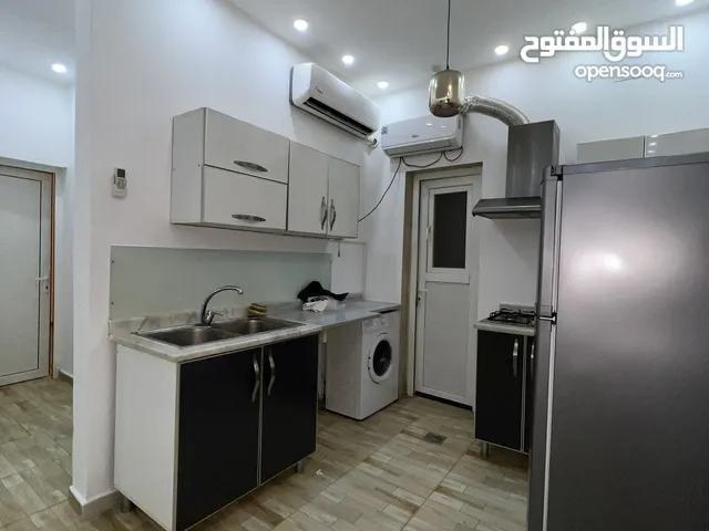 استديو لي الايجار الدور التالت. السعر 1000دينار مقدم 3 اشهر