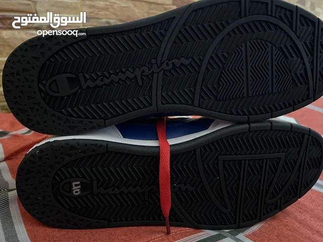 43 Sport Shoes in Amman