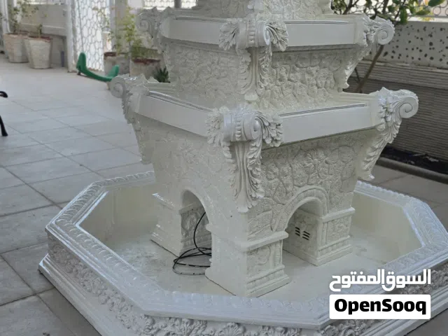 نافورة خارجية على شكل شلال