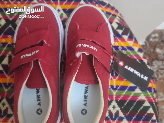 Burgundy Others in Tripoli