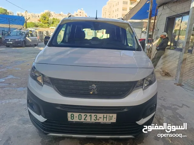 بيجو ريفتر 2022 بحالة الوكالة